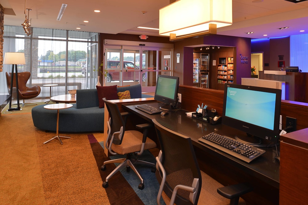 Fairfield Inn Suites Fremont 30/44