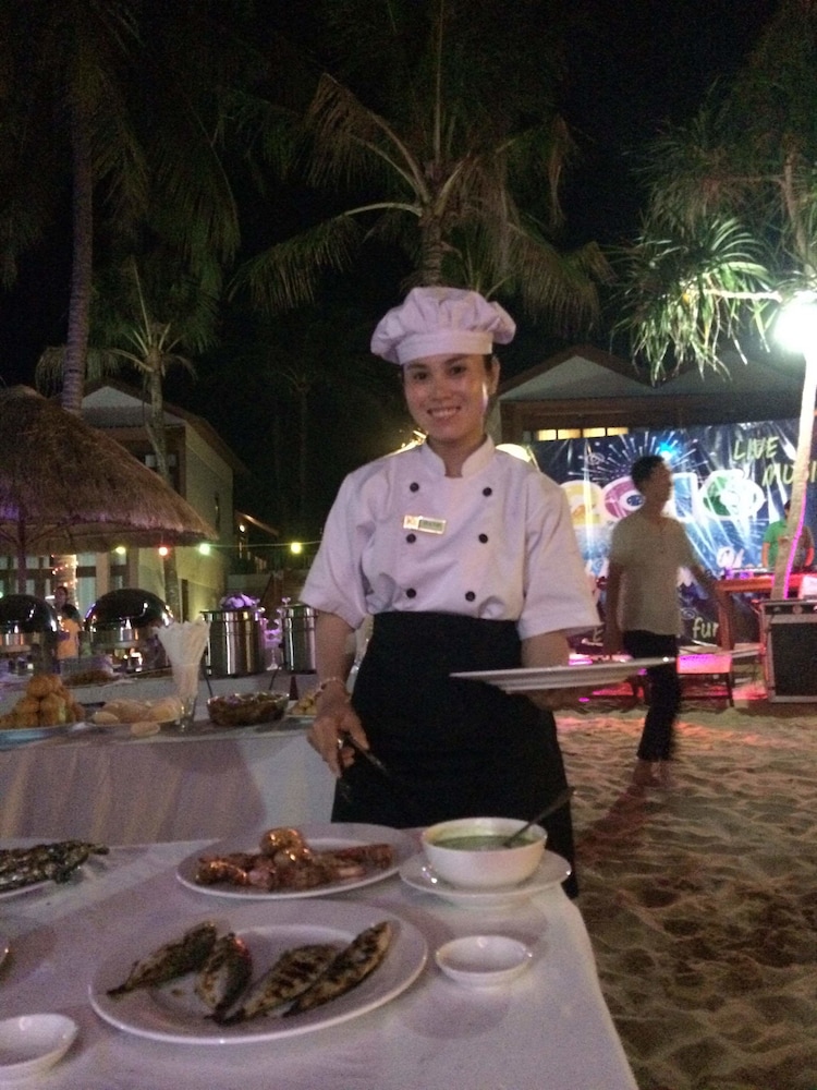 Tropicana Resort 56/74
