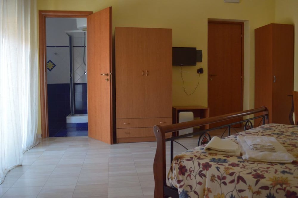 Hotel Scalea 14/16