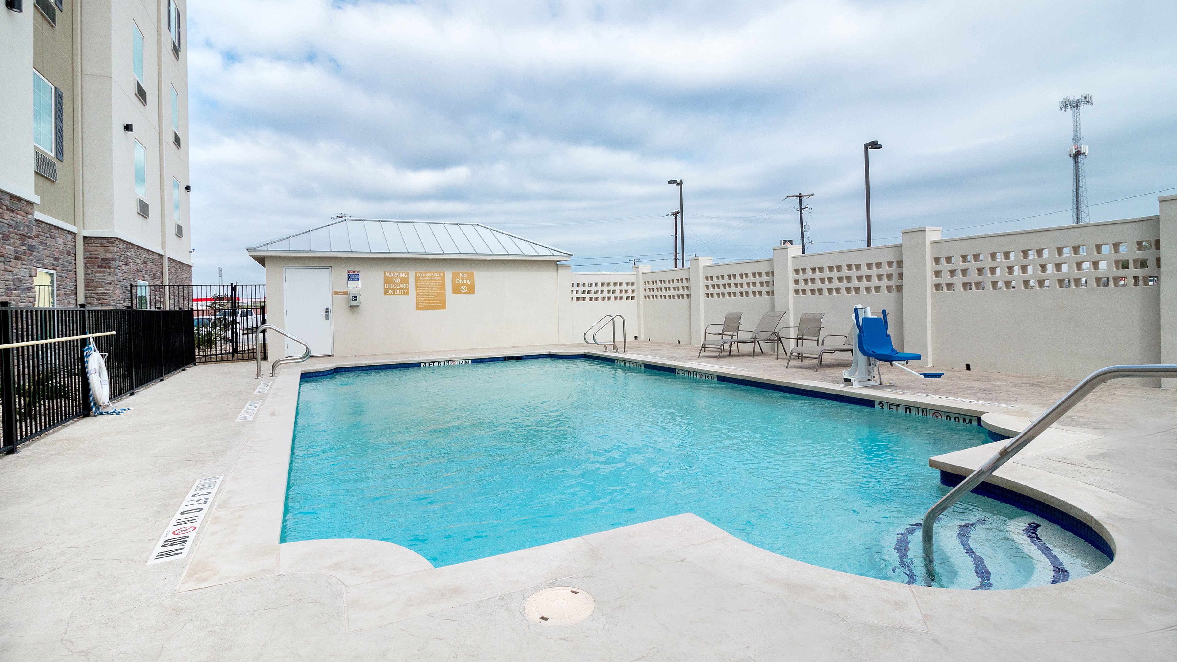 Candlewood Suites Waco 57/58