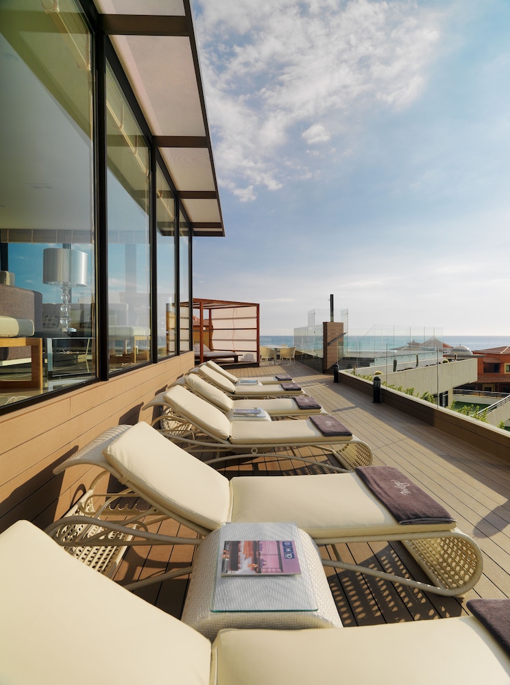H10 Conquistador Hotel in Arona