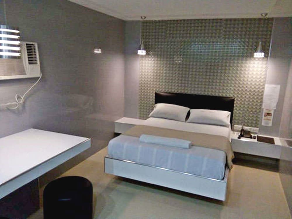New Winston Hotel 26/31