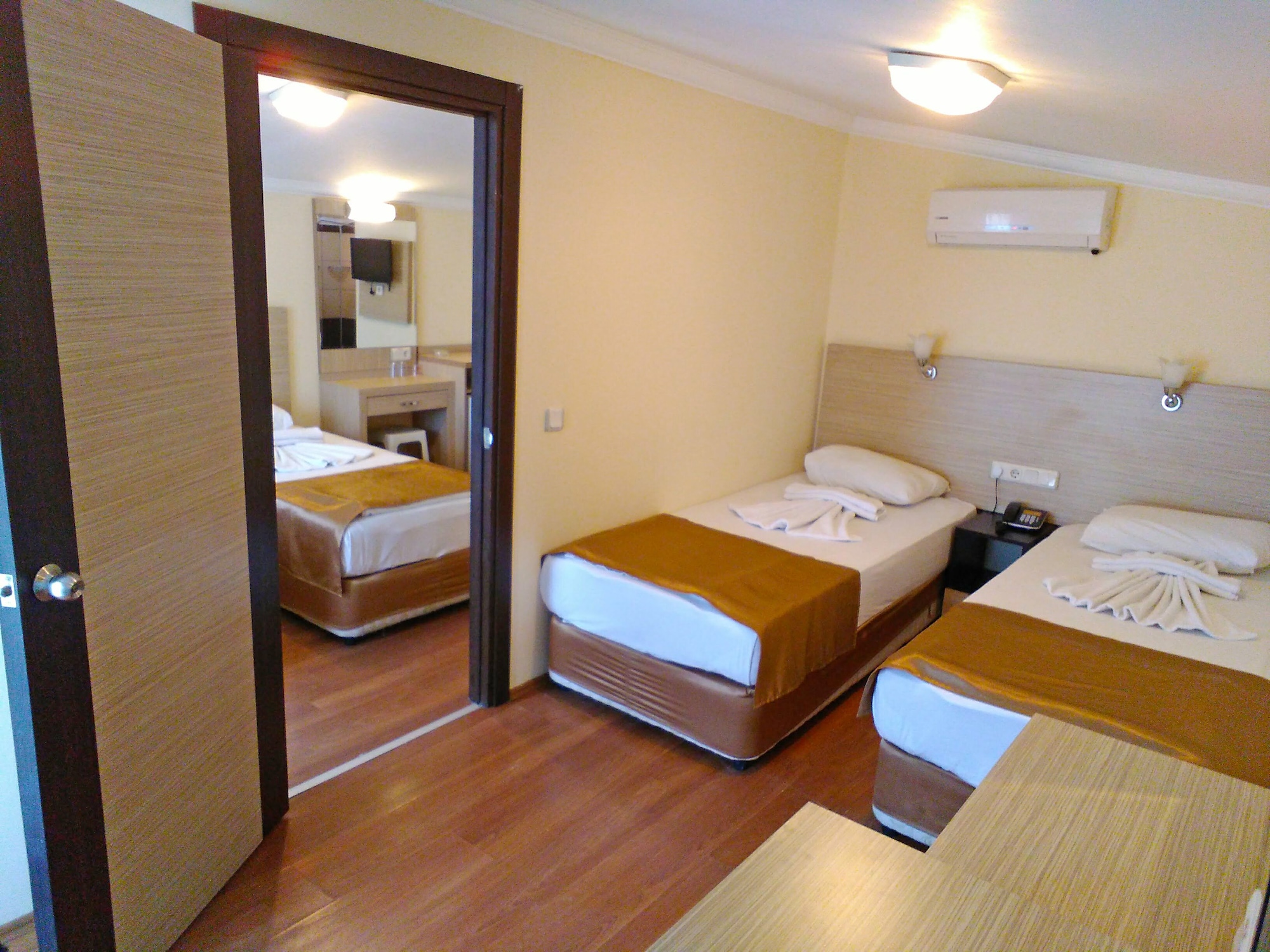 1 BEDROOM, CLASSIC, TRIPLE