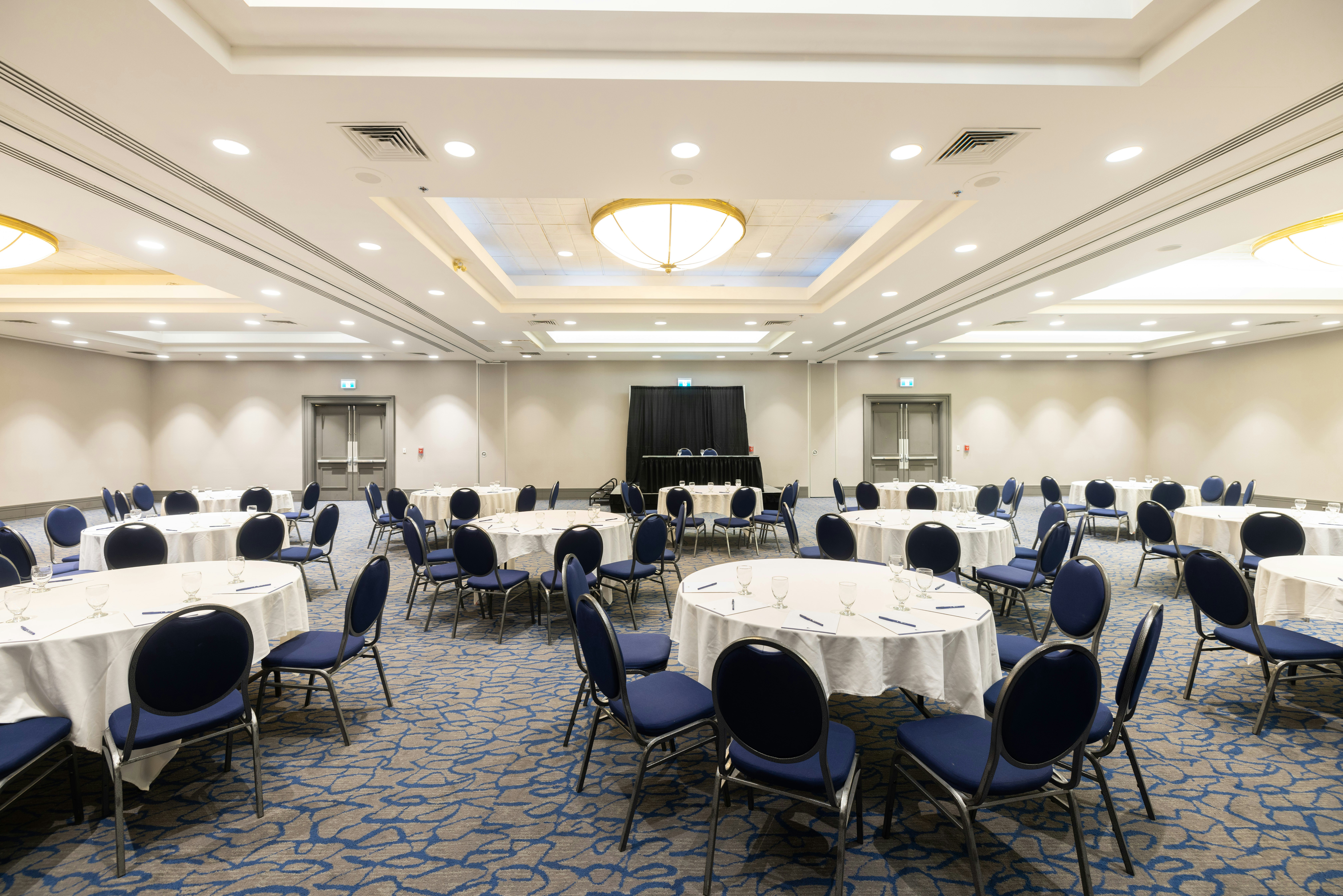 DoubleTree by Hilton Calgary North 31/33
