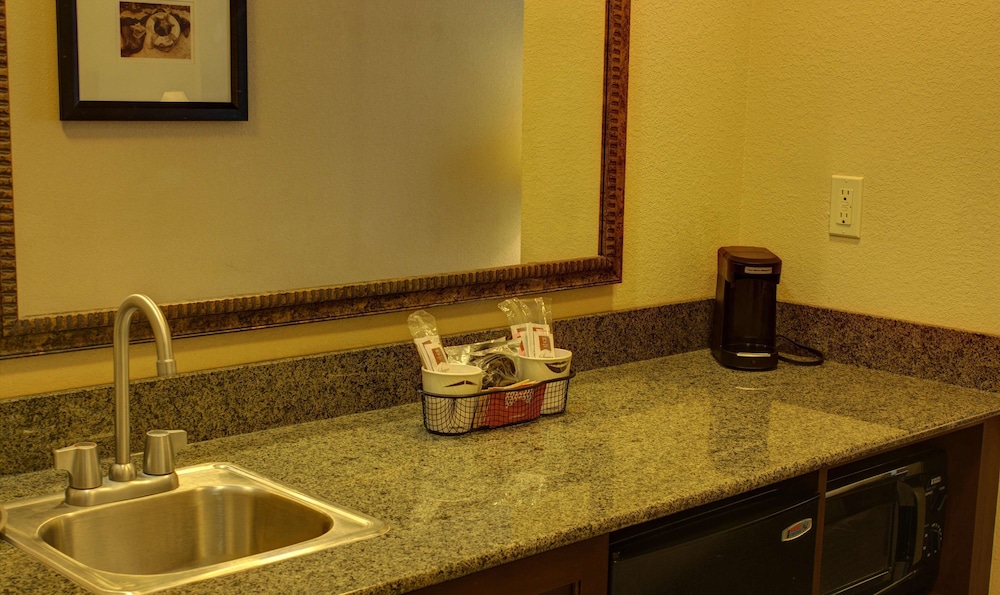 Hampton Inn Suites Palm Coast 55/72
