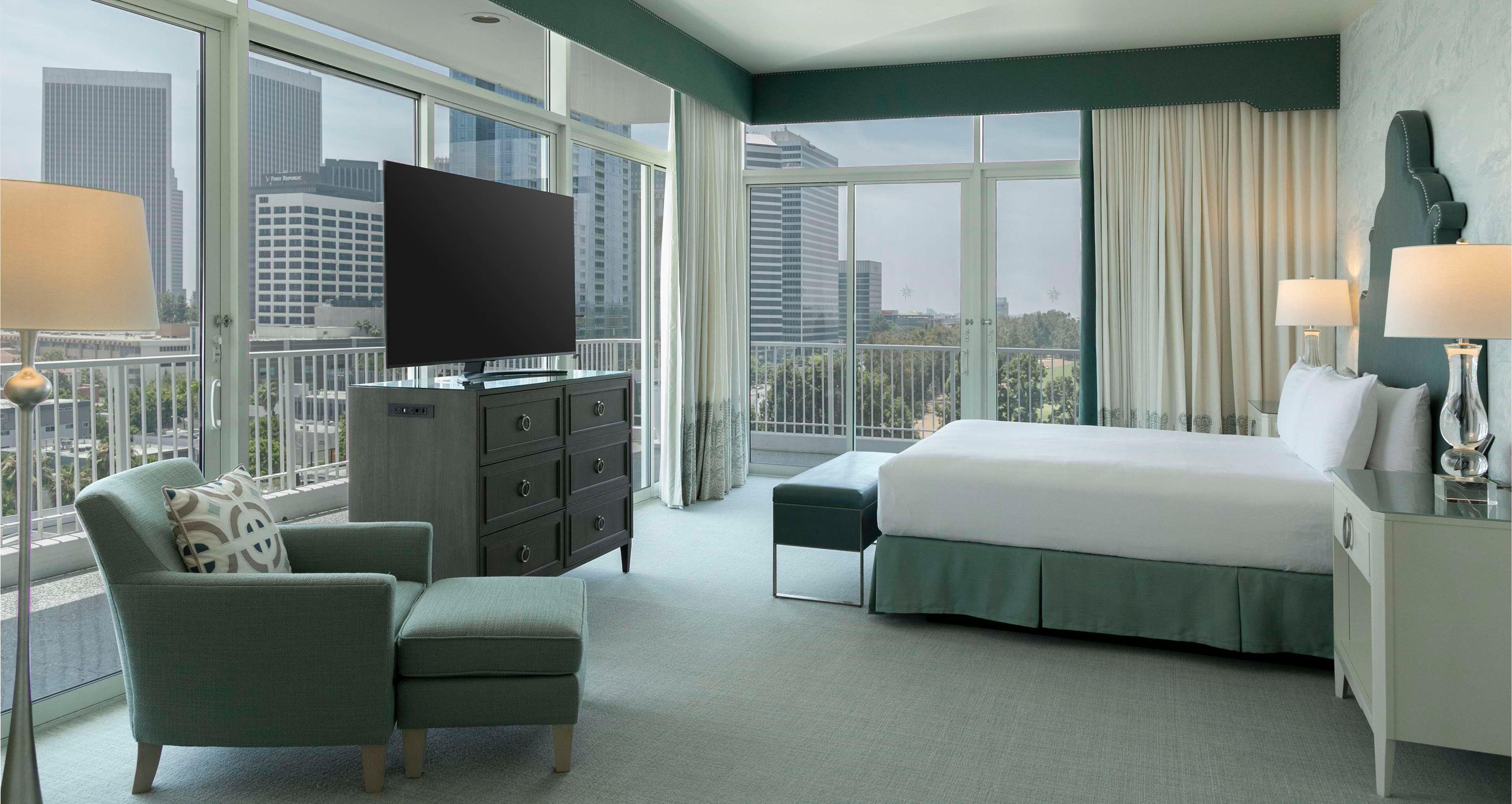 Penthouse, Suite