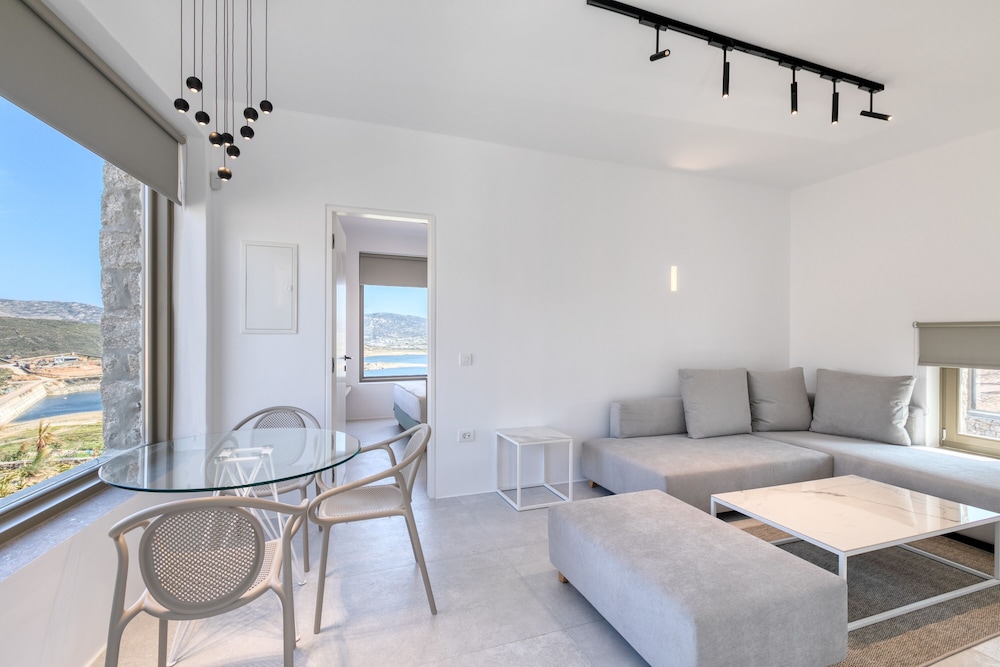 Panormos Bay Suites 28/48