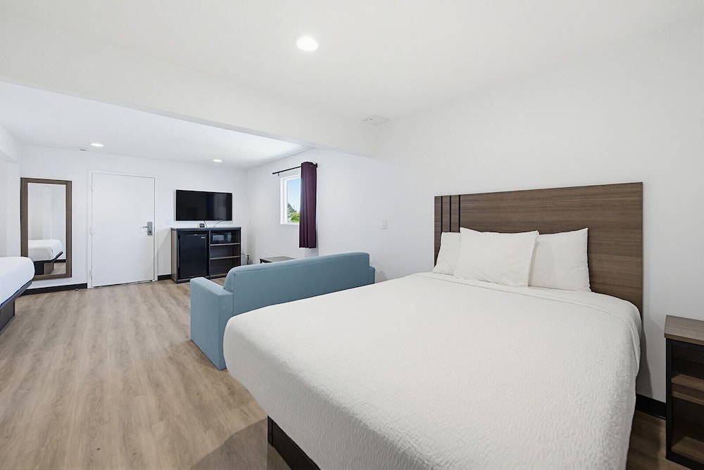 Hyland Motel Van Nuys 8/50