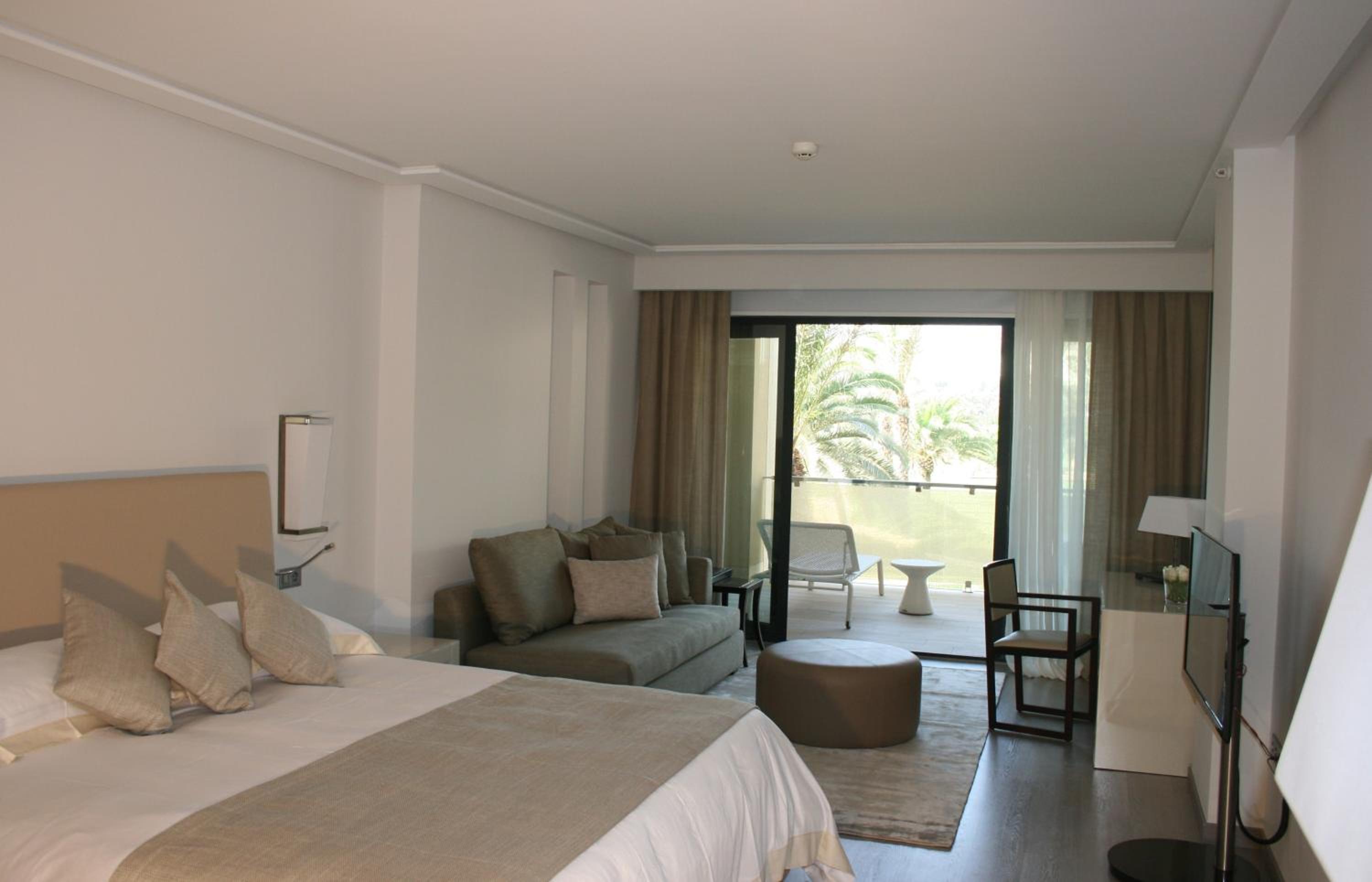 Superior, Double Bed, Garden and Pool View