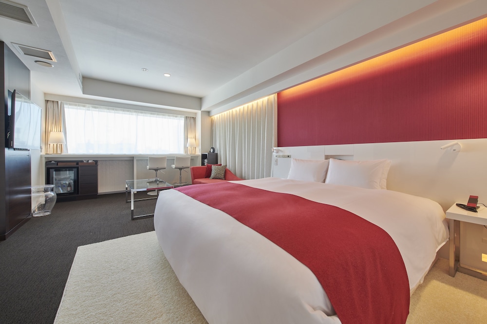 Deluxe, King Bed, Lounge Access, Cross Floor