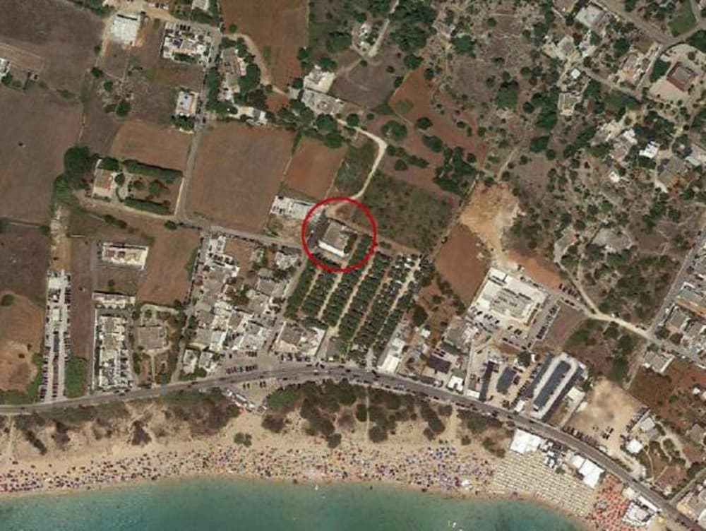 Morello Beach Hotel 40/50