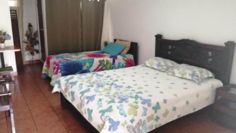 1492 Hotel 20/51