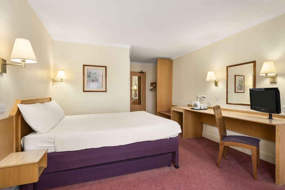 Super 8 by Wyndham Chester East 10/29
