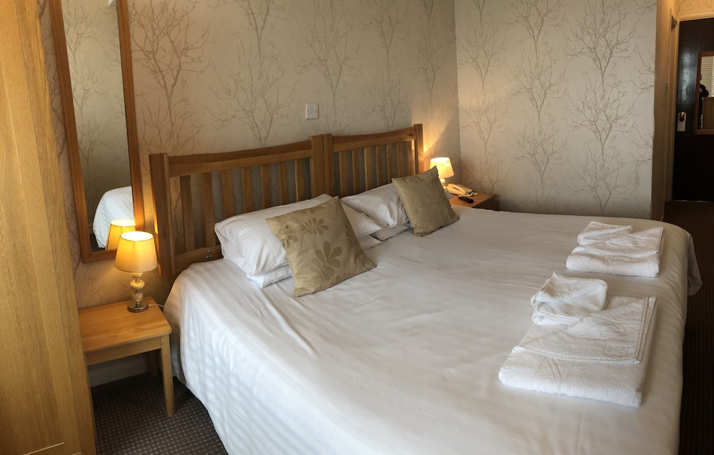 The Moorland Hotel 12/50