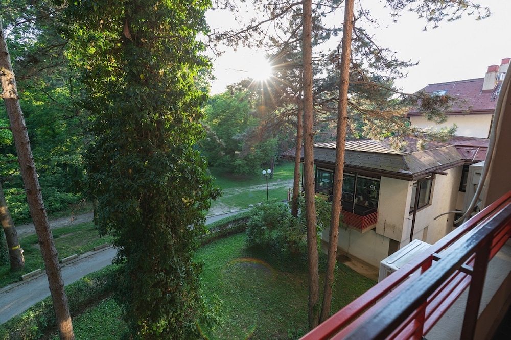 HOTEL M 34/39