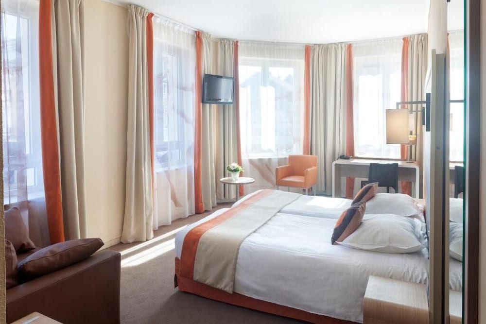 Hotel Red Fox 17/61