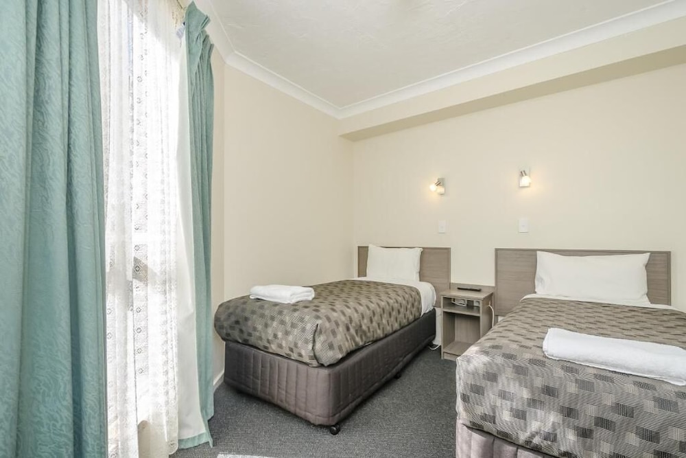 Werribee Motel & Apartments 20/63