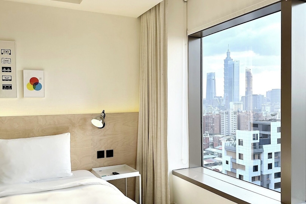 SMART, KING BED, TAIPEI 101 VIEW