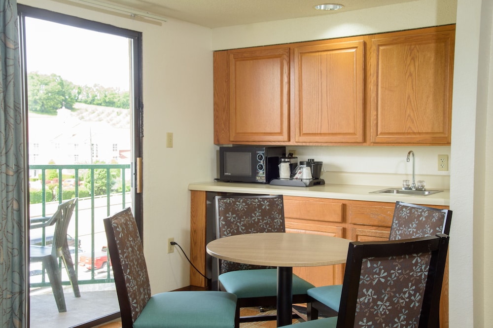 Pigeon River Inn 12/65