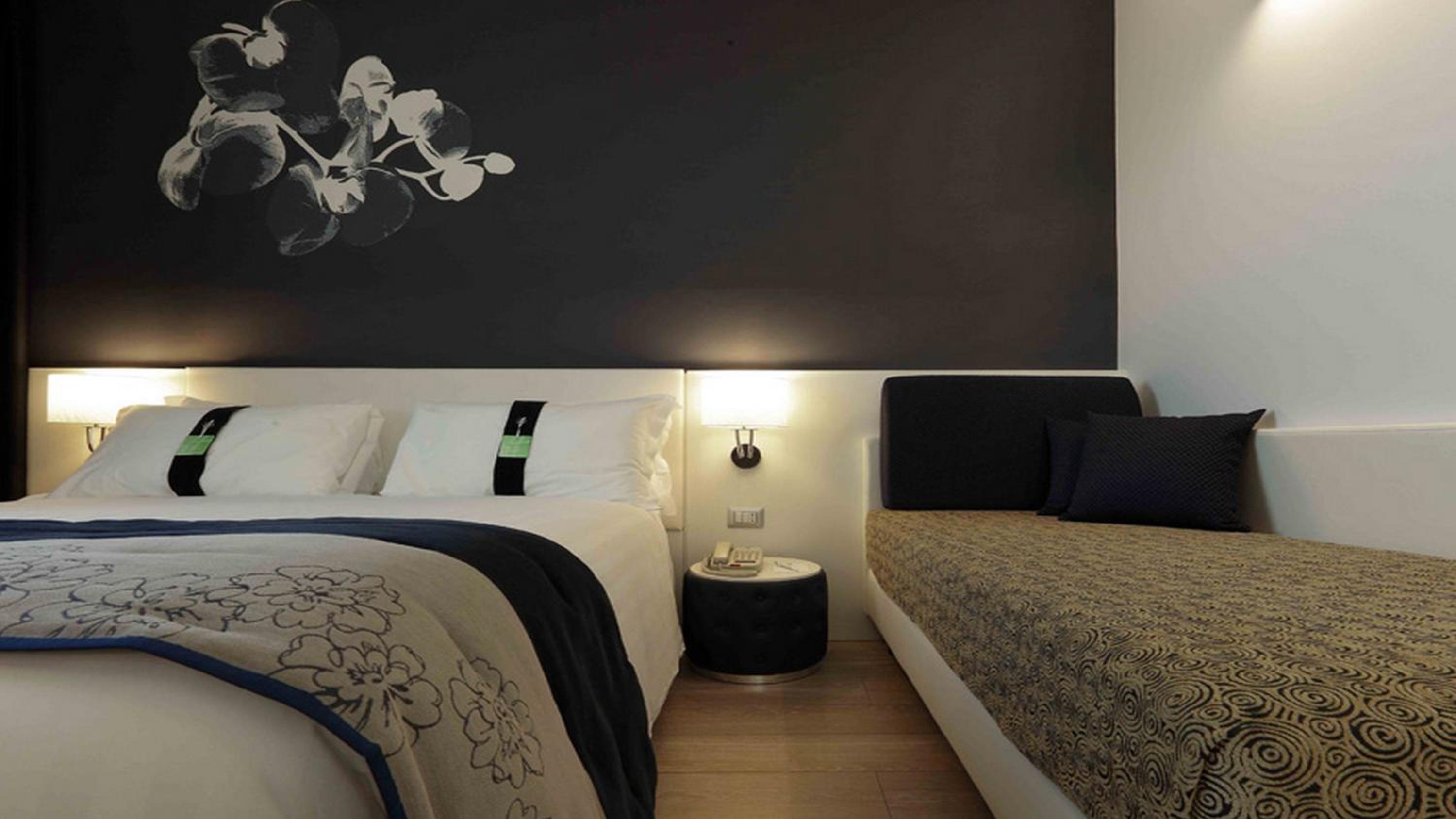 غرفة قياسية بسرير مزدوج مع أريكة، Holiday Inn Milan Nord Zara 3/10