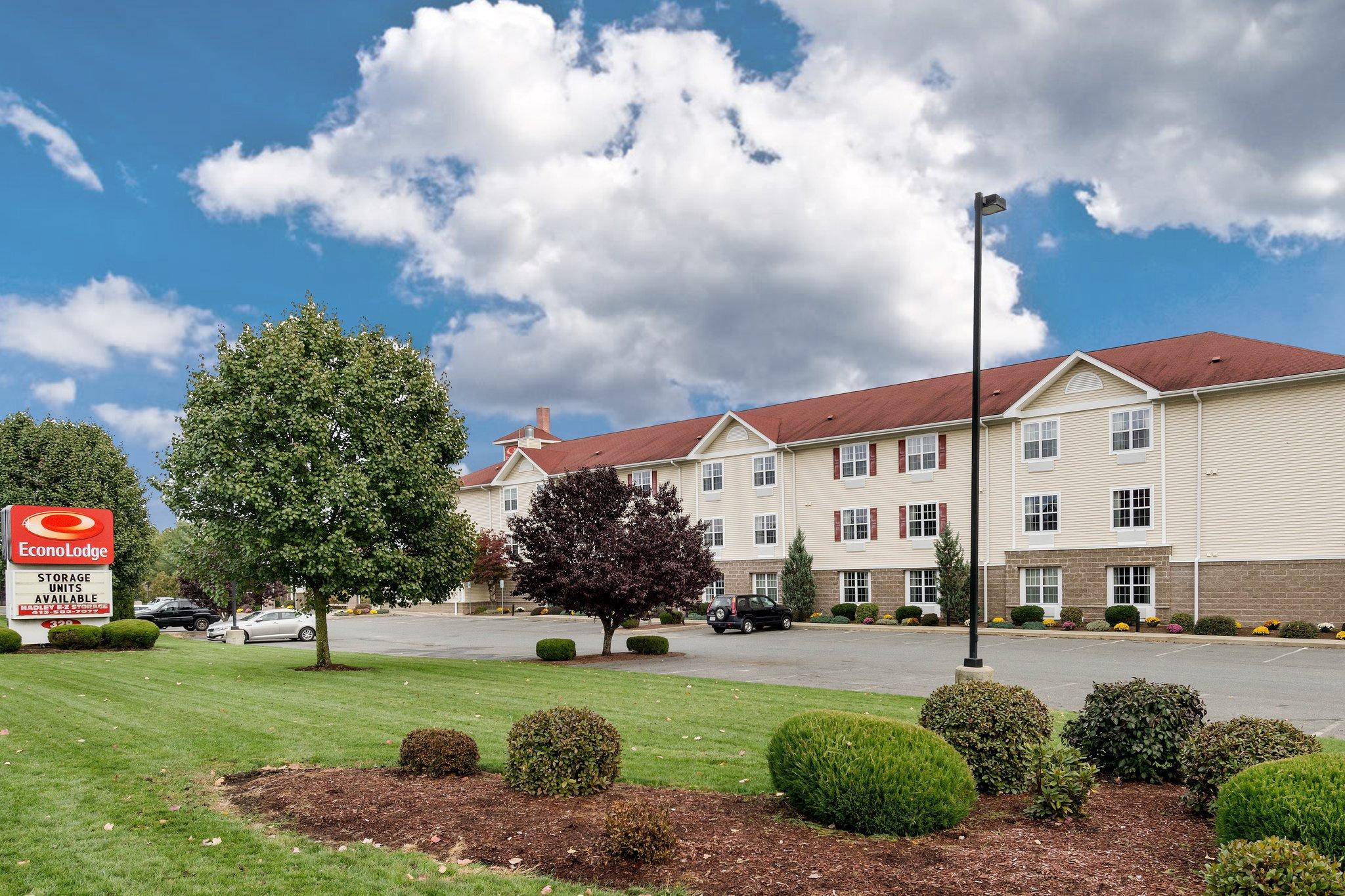 Econo Lodge 36/41