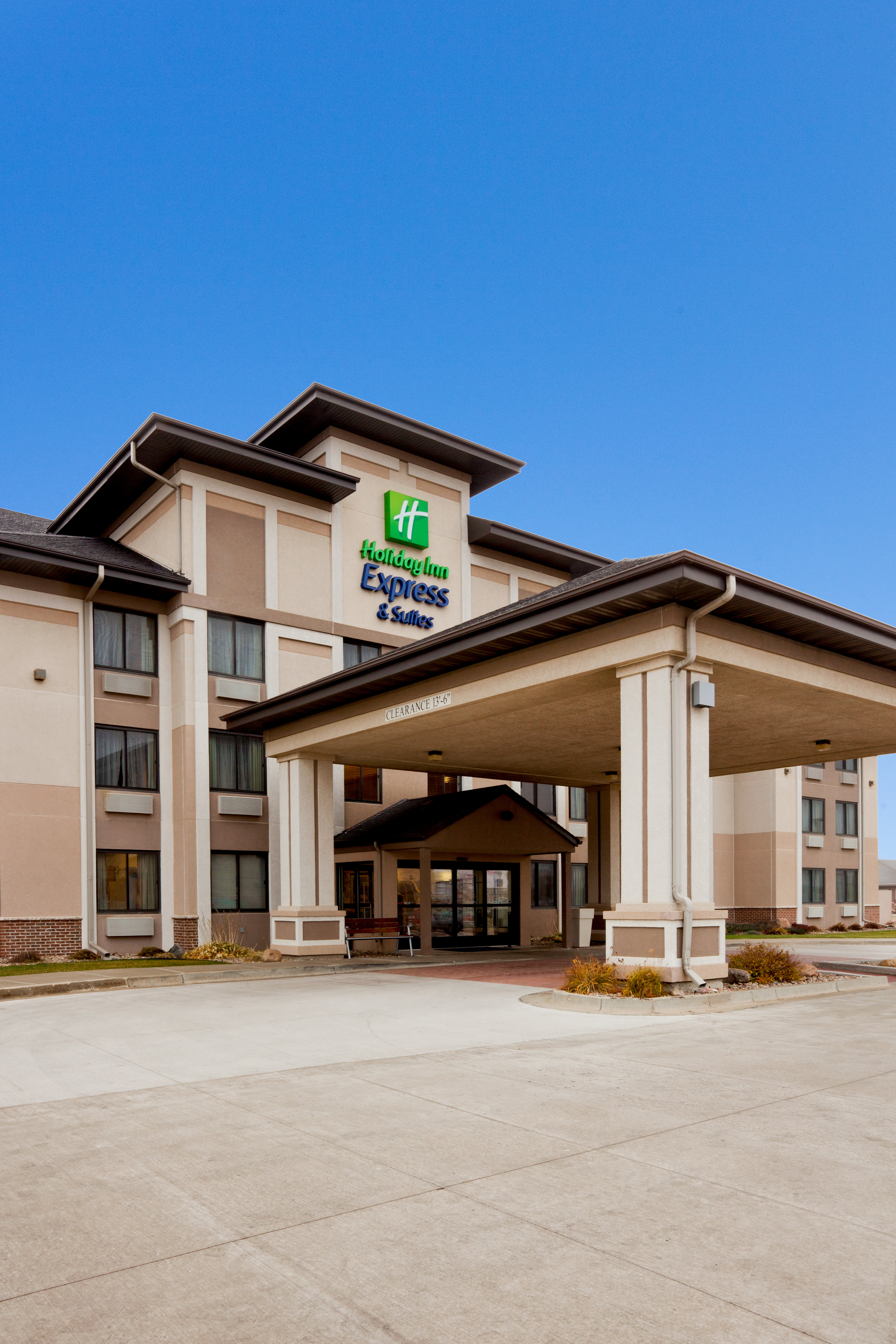 Holiday Inn Express Hotel And Suites Worthington 2/29