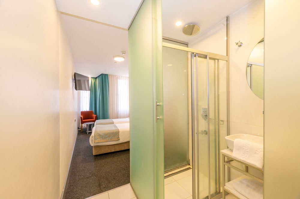 Hotel V Plus Taksim 66/70