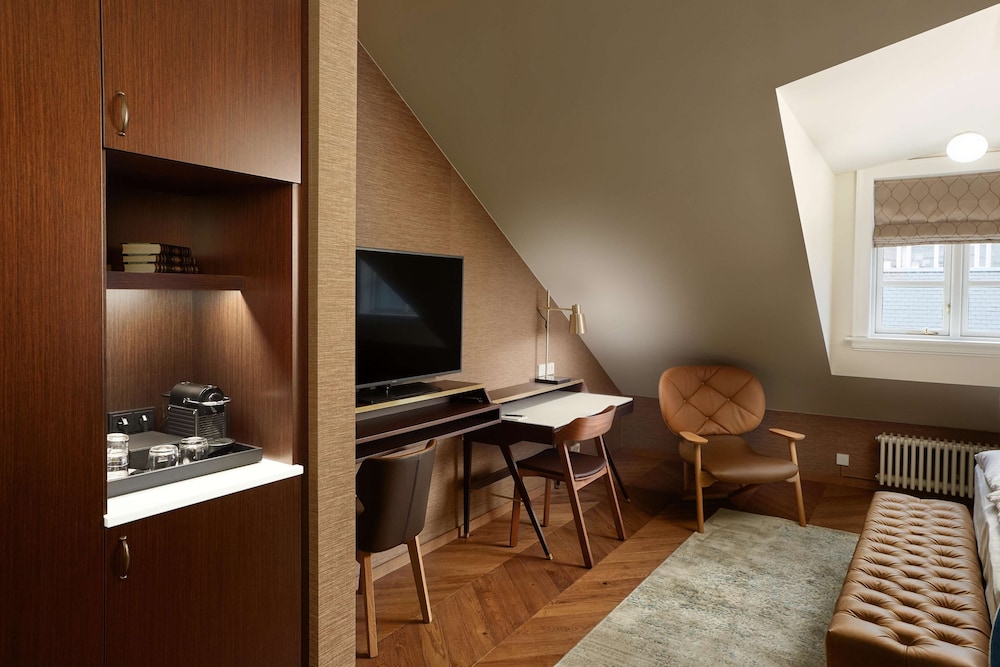 Reykjavik Konsulat Hotel, Curio Collection by Hilton 43/46