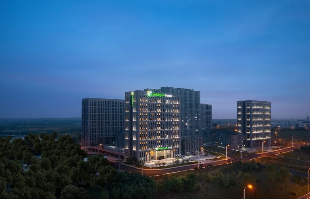 Holiday Inn Express Rongcheng Science and Technology Park 3/53