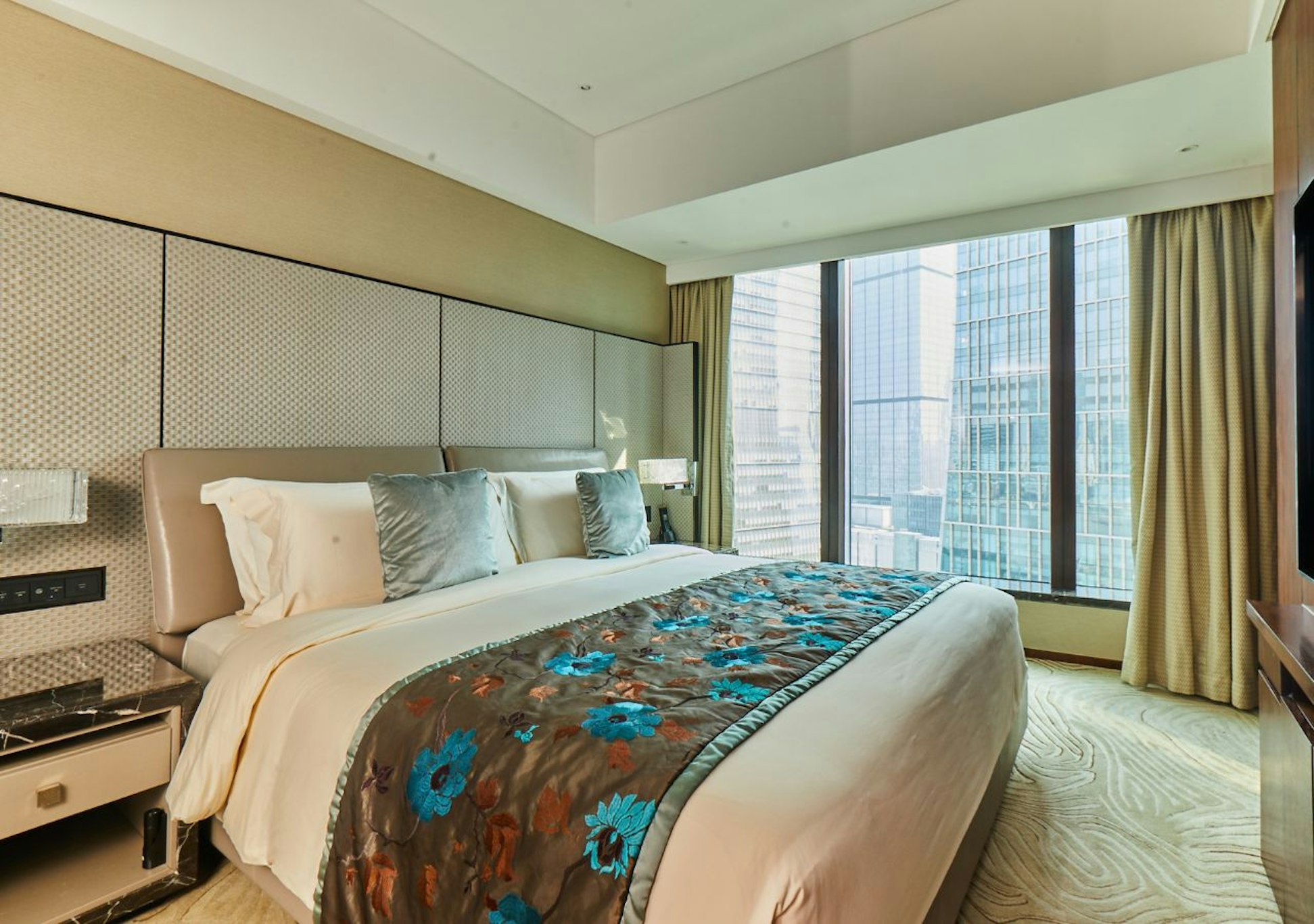 Mandarin Oriental Shanghai 20/78
