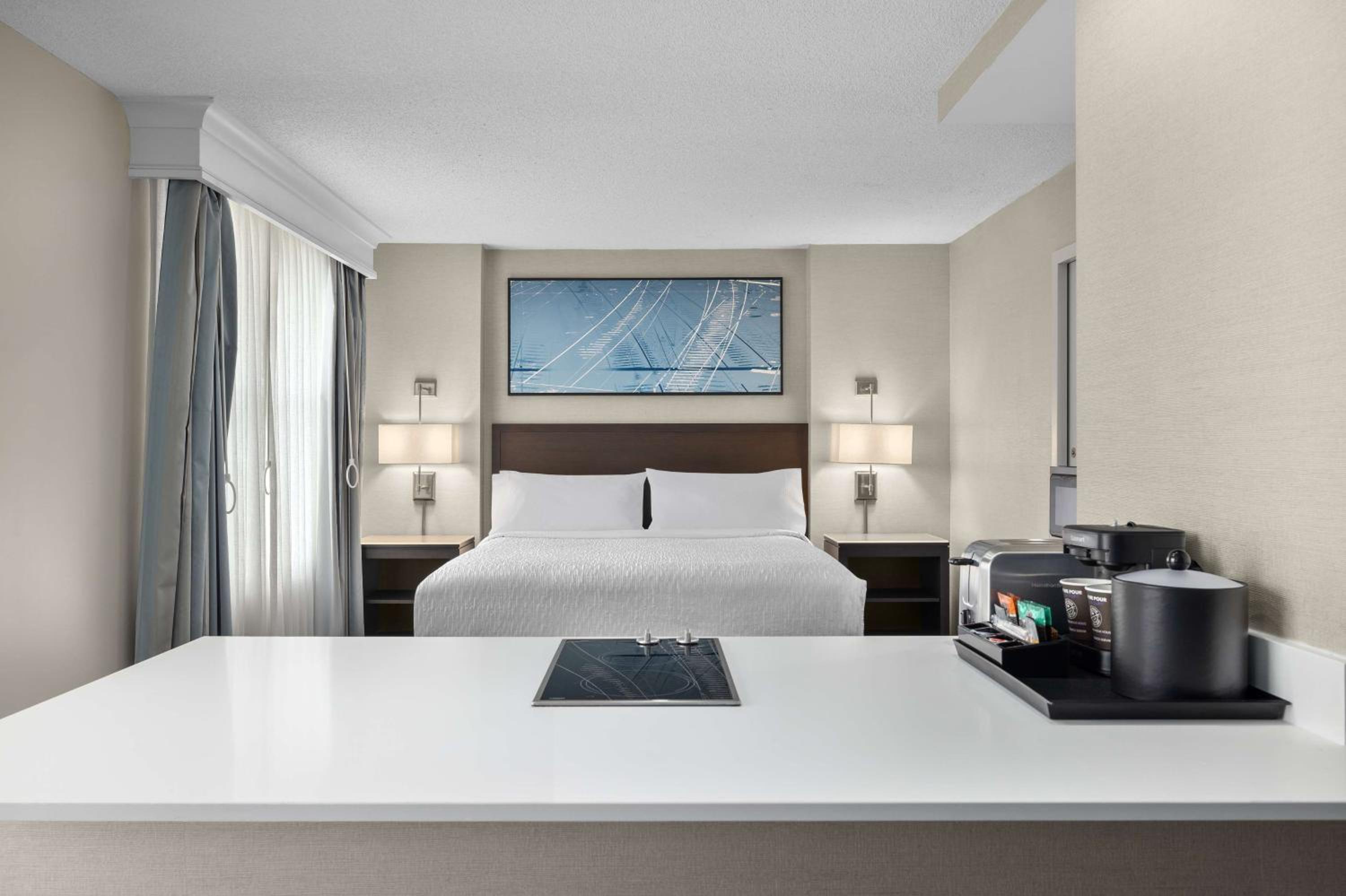 ROOM, KING BED, ACCESSIBLE