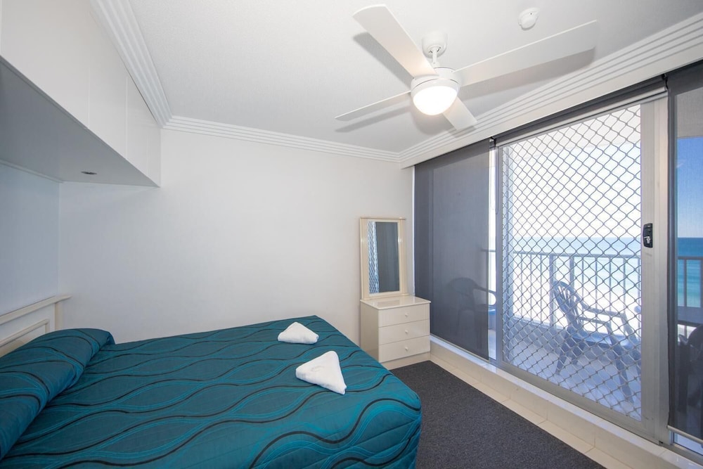 BEACHSIDE TOWER 38/64