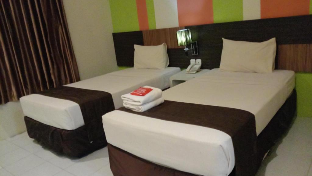 Pose In Hotel Yogyakarta 10/17