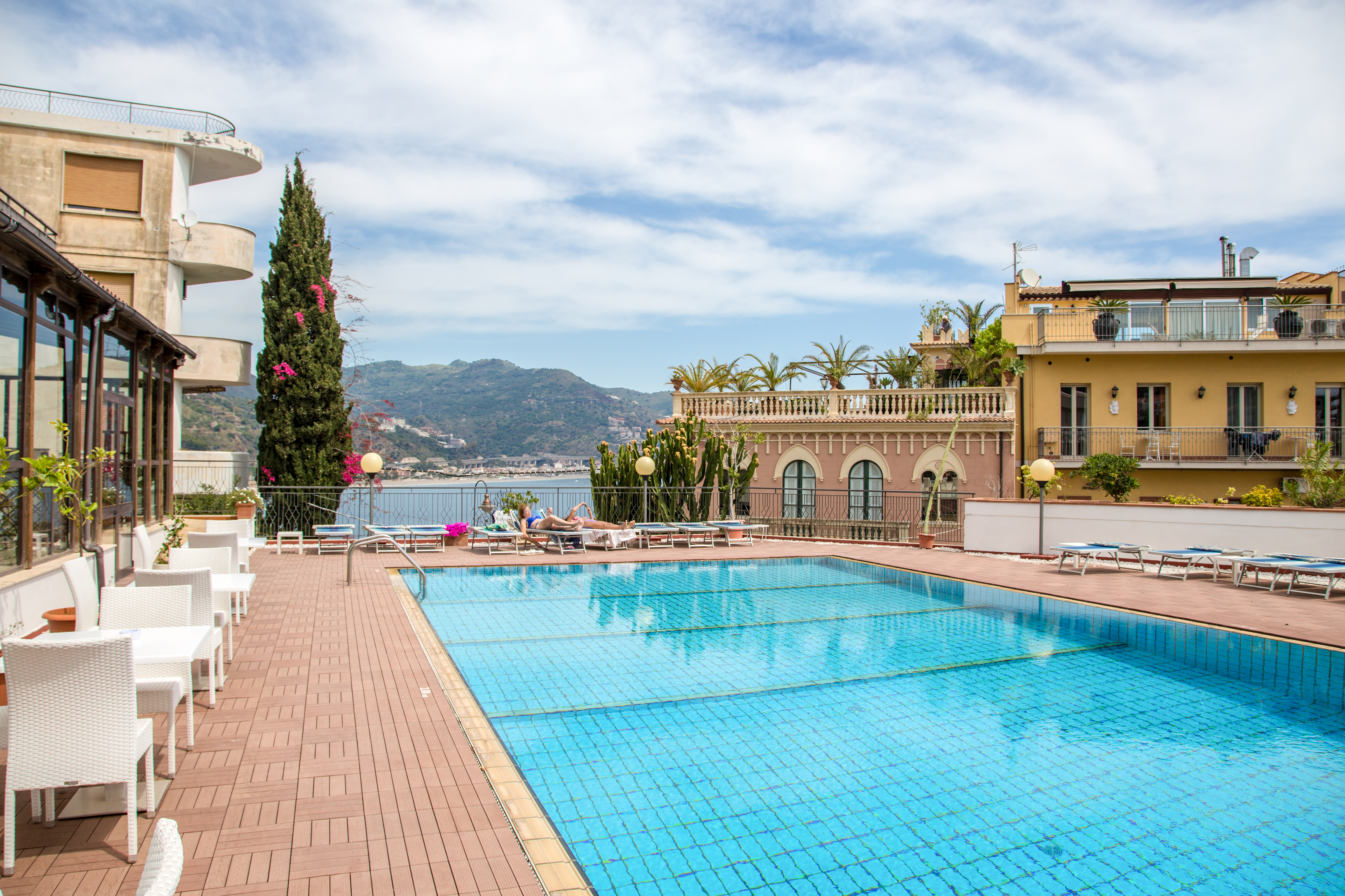 VILLA ESPERIA 48/50