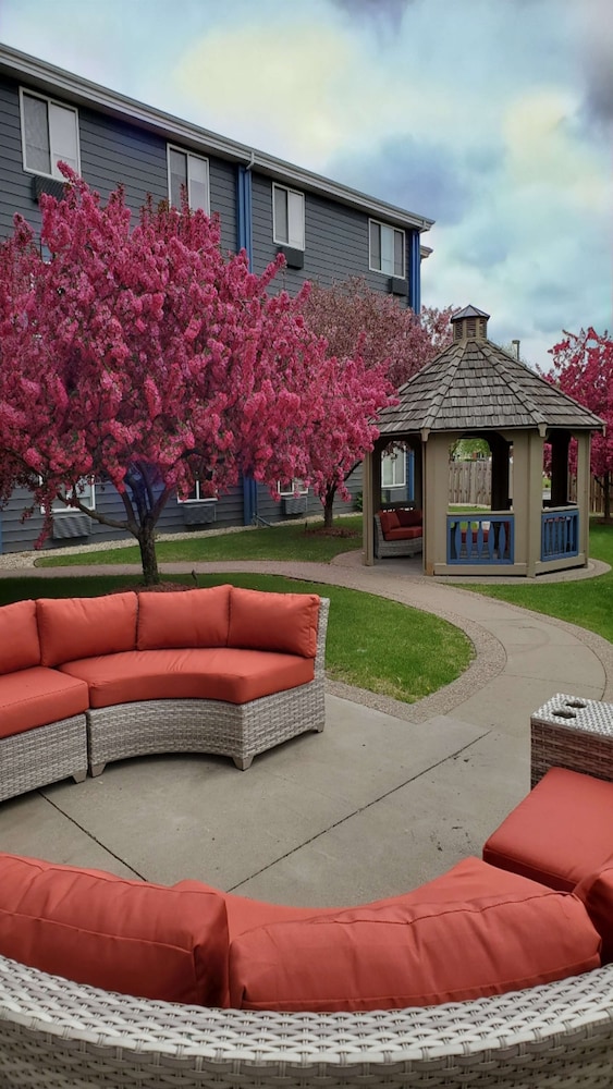 Best Western Plus Hudson I-94 23/28