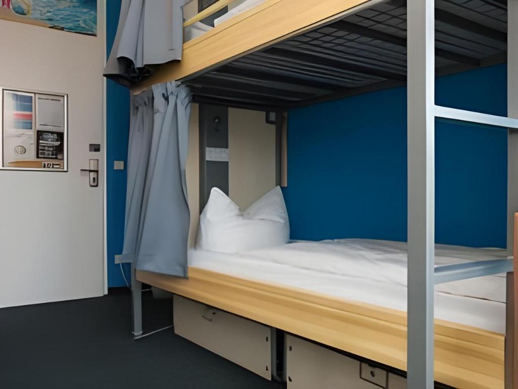 Private, 8 Beds, 8 Bunk Beds