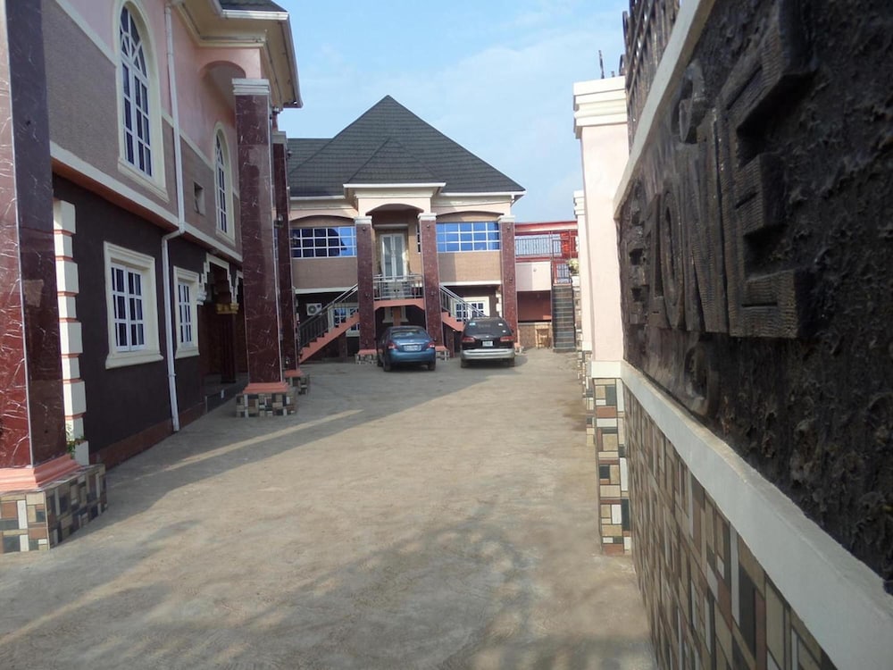 De Zone Hotel Ltd 22/26