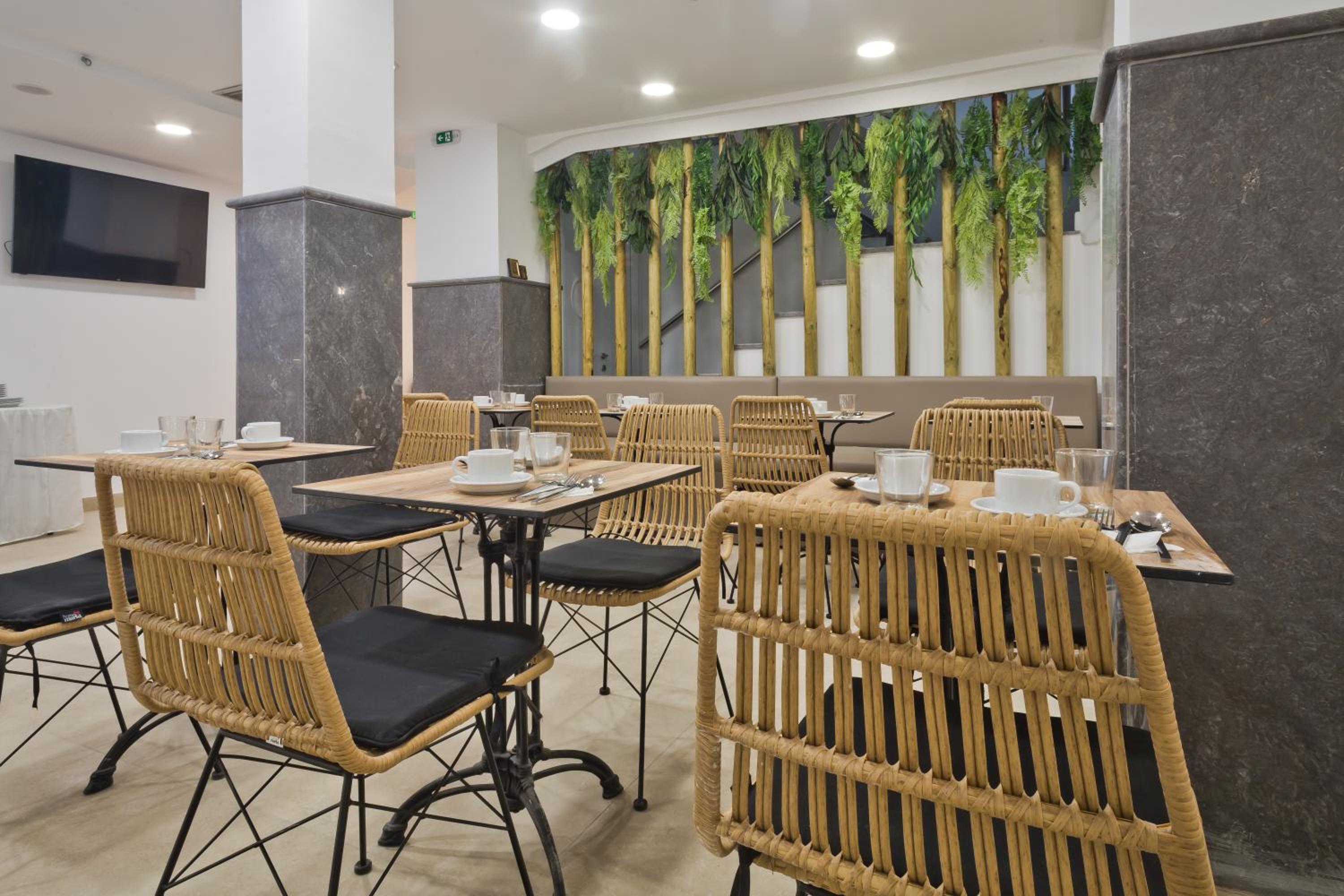 Diana Art Boutique Hotel 48/55
