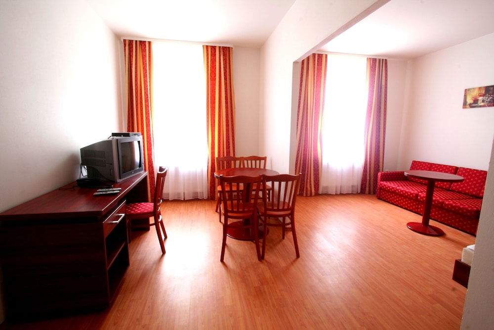 Aparthotel Susa 25/35