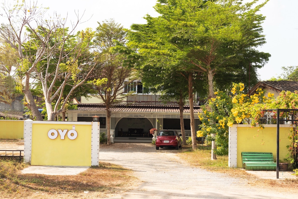 Norn Ranong Hostel 5/29