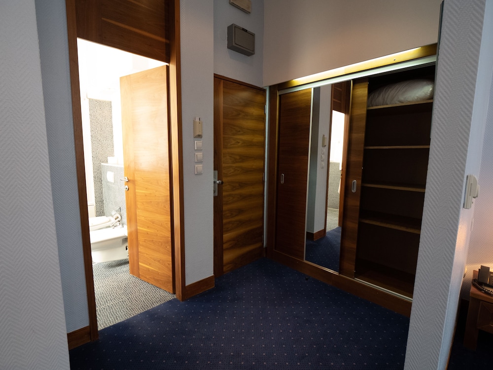 Astra Hotel 22/50