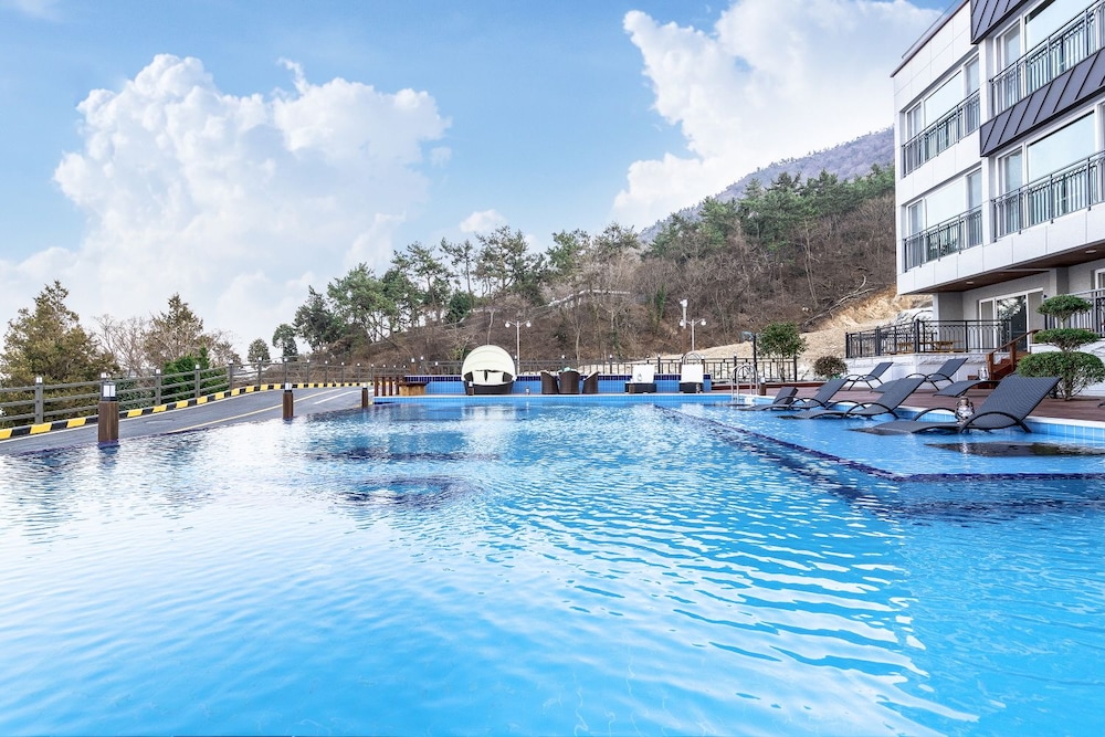 Aria Pension Resort 12/47