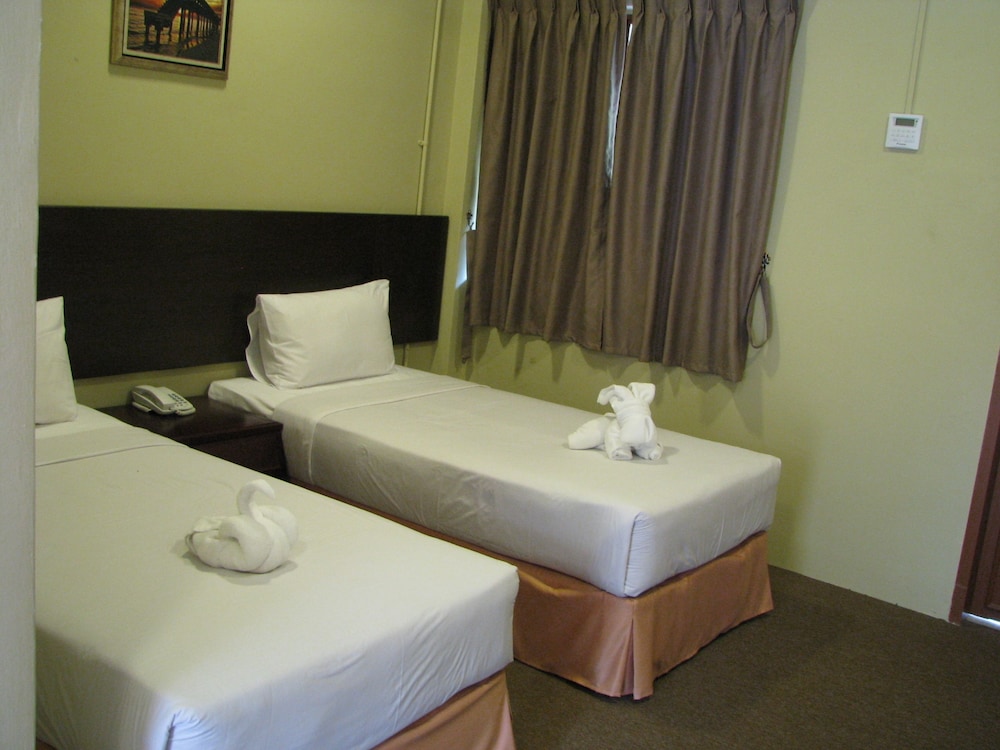 Mersing Merlin Inn 15/50