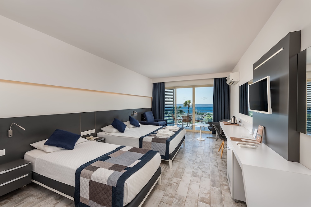 SUPERIOR, SEA VIEW