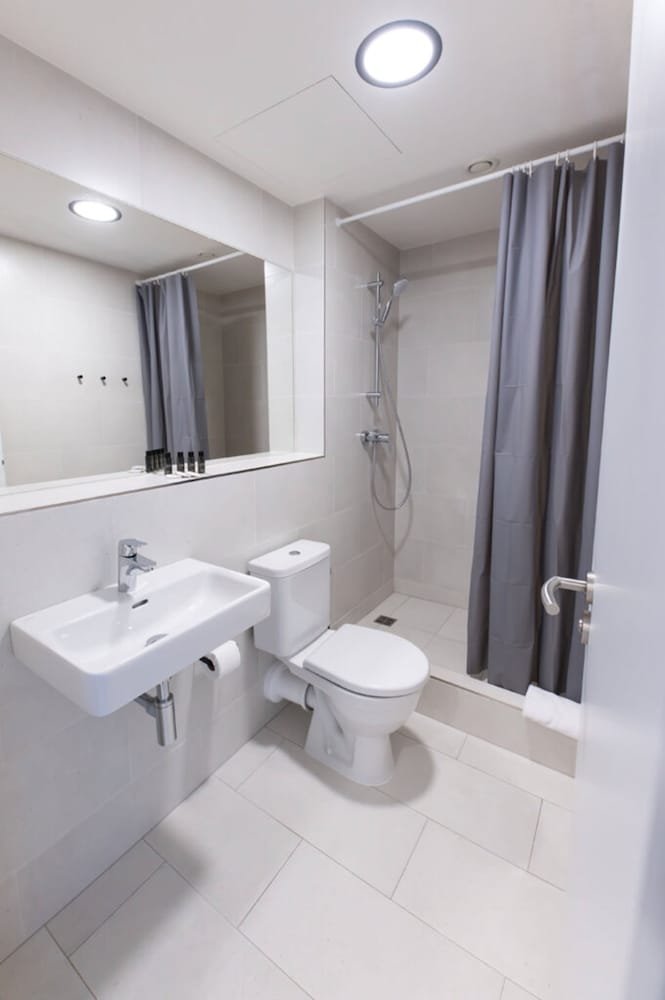 Post 120 Suites 20/20