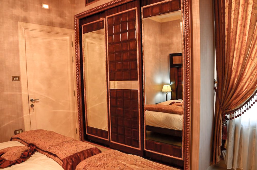 JAD HOTEL SUITES 12/20