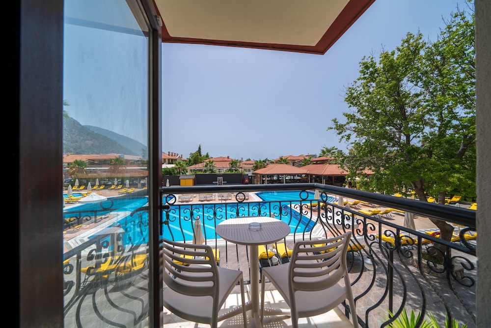 Sundia by Liberty Oludeniz 9/65