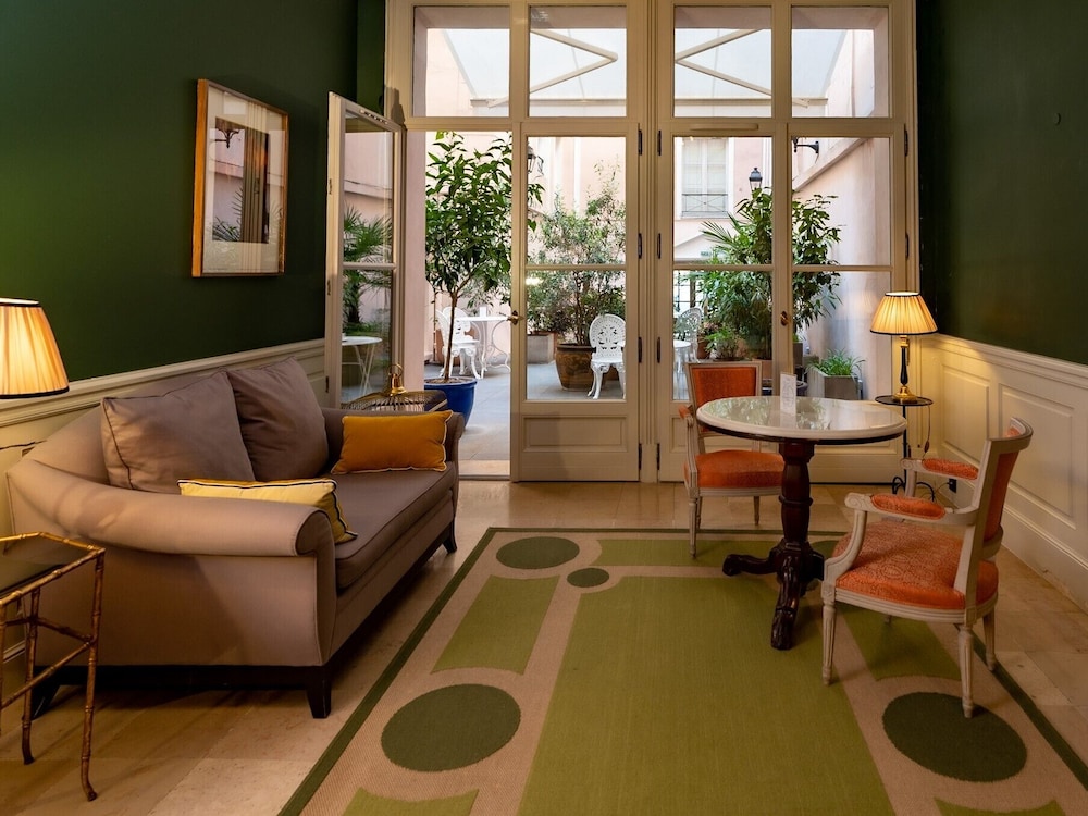 HOTEL DU DANUBE SAINT GERMAIN 42/68