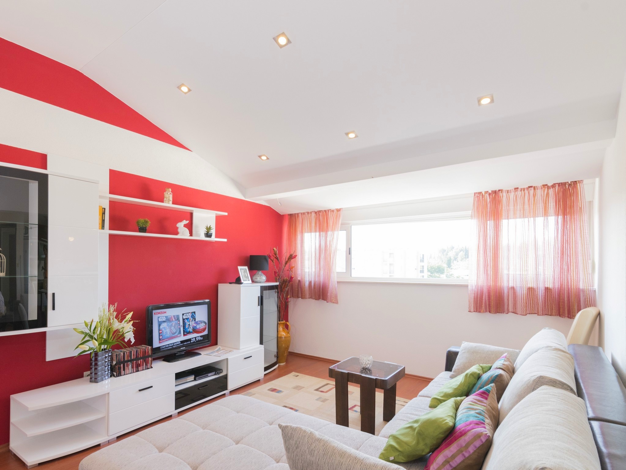 APARTMENTS ISKRA 12/33