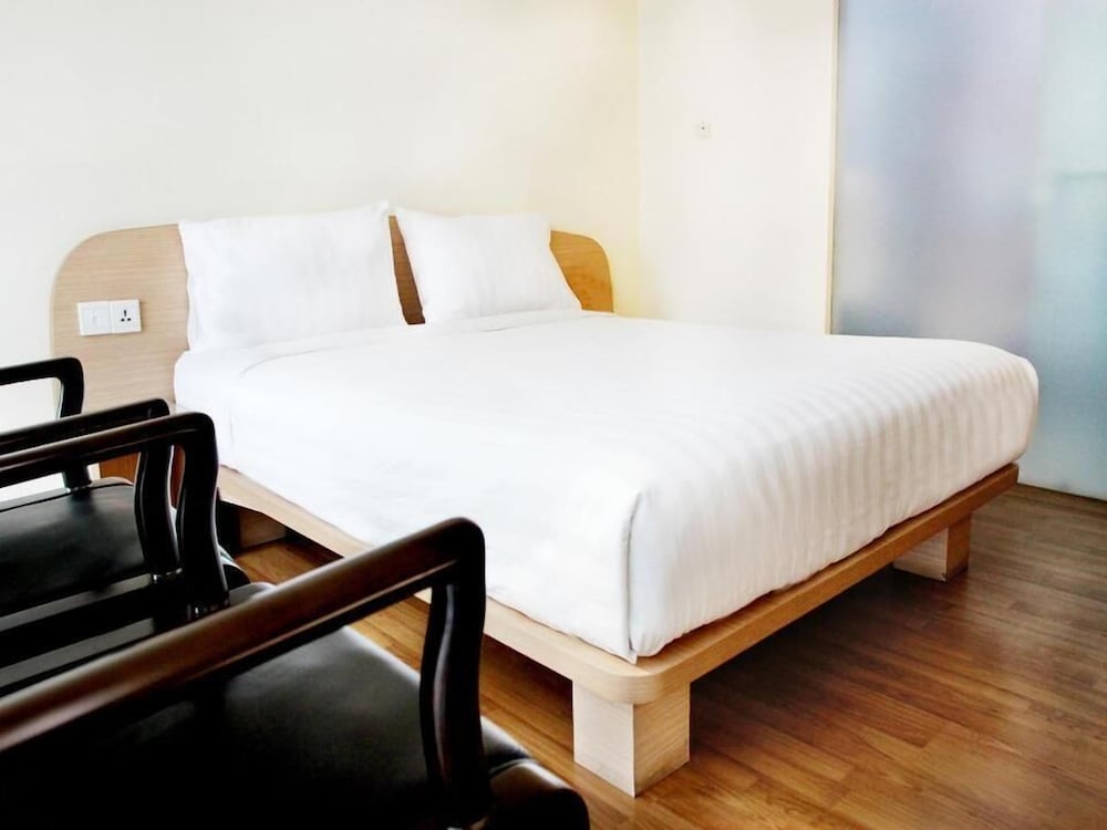 Business Hotel Tomang Jakarta 38/64